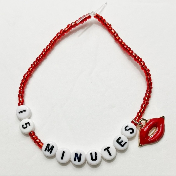 Sabrina Carpenter 15 Minutes Beaded Friendship Bracelet with Red Lips Charm - Picture 1 of 1